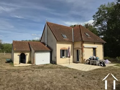 Kasteel te koop neuilly le real, auvergne, AP030071200 Afbeelding - 1