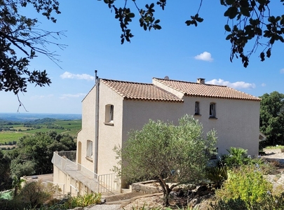 Villa with breathtaking VIEWS

Villa on 2.746 m² in a ine condition in a beautiful and unique location on a South Facing slope with panoramic views over a part of the Parc Naturel et Régional du Haut Languedoc and a landscape carpeted with AOC vin... Ref # EG11-2546 