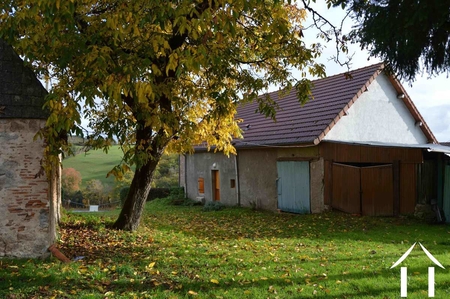 Huis met bijgebouwen