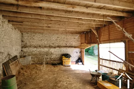 Het interieur van de schuur