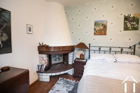 1er étage, la chambre n° 3 possède une cheminée non utilisée1er étage, la chambre n° 3 possède une cheminée non utilisée