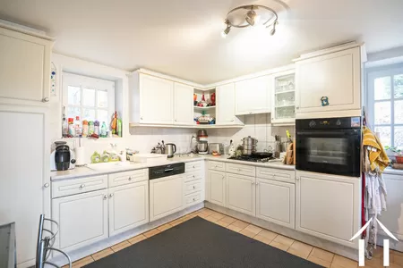 La cuisine meublée et équipéeLa cuisine meublée et équipée