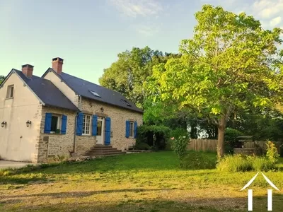 Charmante cottage met fijne uitzichten in de Bazois Ref # CvH5511M 