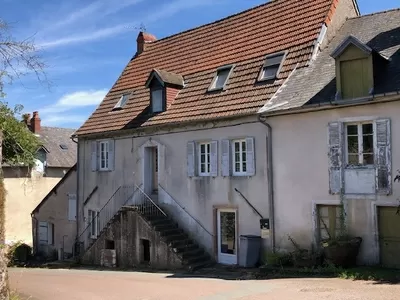 huis verdeeld in 2 appartementen Ref # mw5543L