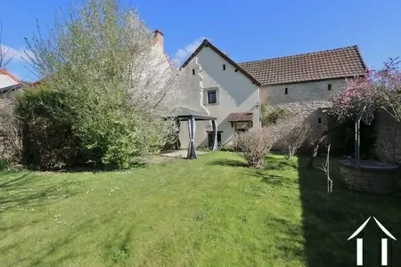 Steenen huis met omheinde tuin en uitzicht op de wijngaarden Ref # CR5568BS