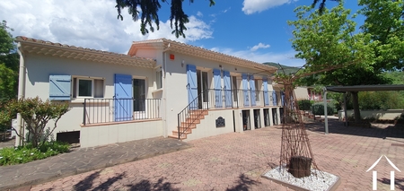 Villa met zwembad en uitzicht , grenzend aan de Orb  Ref # 09-6930 