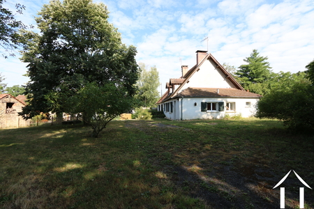 Uitzicht op het pand vanuit de tuin