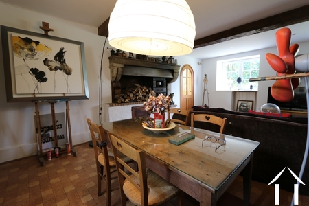 Huis 2: eetruimte in de woonkamer