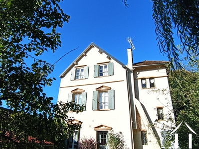 La Joncheraie  Een Zeldzame Art Deco Woning in het Historische Noyers-sur-Serein Ref # BH5622H