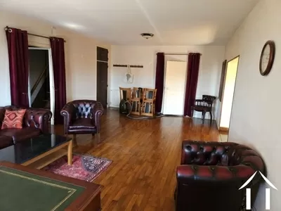 Eetkamer met Chesterfield-suite