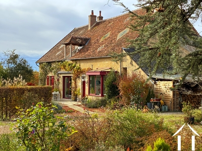 Prachtig gelegen oude pastorie in natuurpark de Morvan Ref # cvh5636 