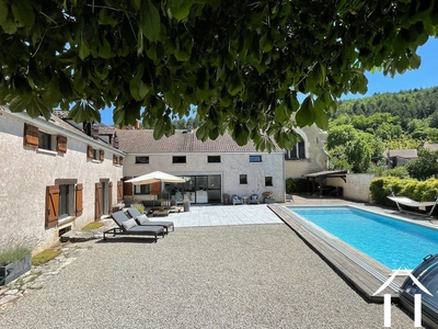 Huis gezien vanaf de ingang