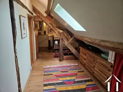 Bovenverdieping hal die de twee slaapkamers en badkamer verbindt