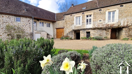 Familiewoning met gastenverblijf, verwarmd zwembad en wijnkelder Ref # CR5655BS 