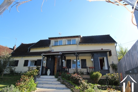 Charmante landhuis met aanpasbare leefruimtes Ref # LB5666N 