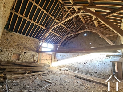 Schuurinterieur en balkstructuur