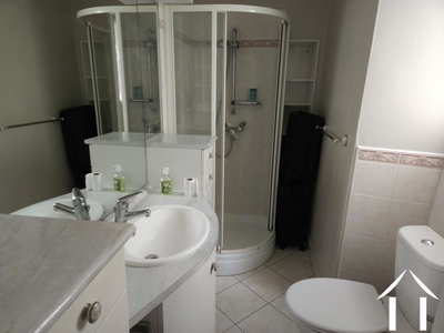 Badkamer en suite van de slaapkamer