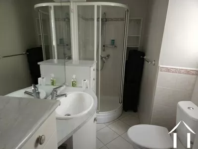 Badkamer en suite van de slaapkamer
