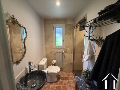 Begane grond douchekamer en toilet