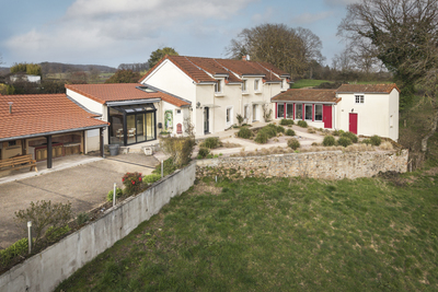 Prachtig karakteristiek huis met zwembad