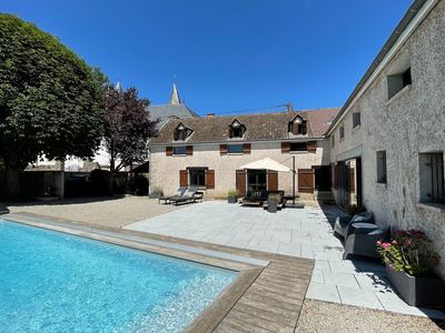 Mooie stenen vakantiehuis met verwarmd zwembad en geweldige gewelfde woonkamer