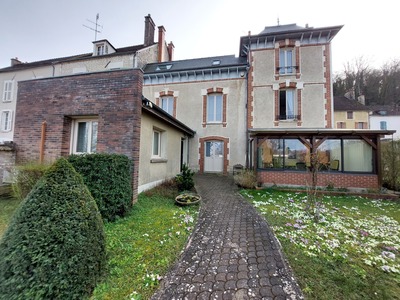 5 slaapkamer huis in het centrum van Tonnerre