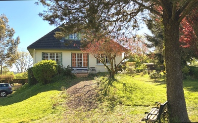 Gezellig woonhuis met mooie tuin in merengebied Morvan